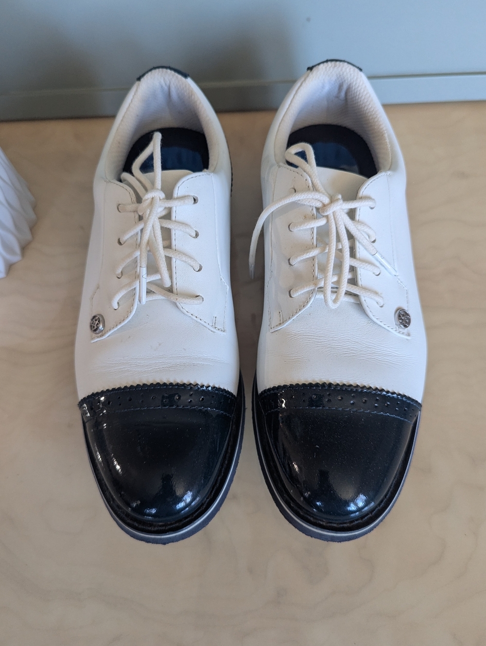 G/FORE Women's Cap ToeGallivanter, a spikeless golf Classic Shoes Green/ white